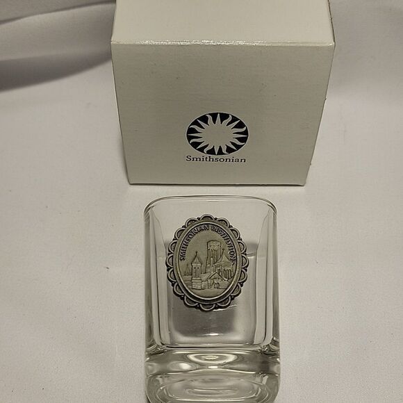 Large Smithsonian shot glass - Picture 2 of 2